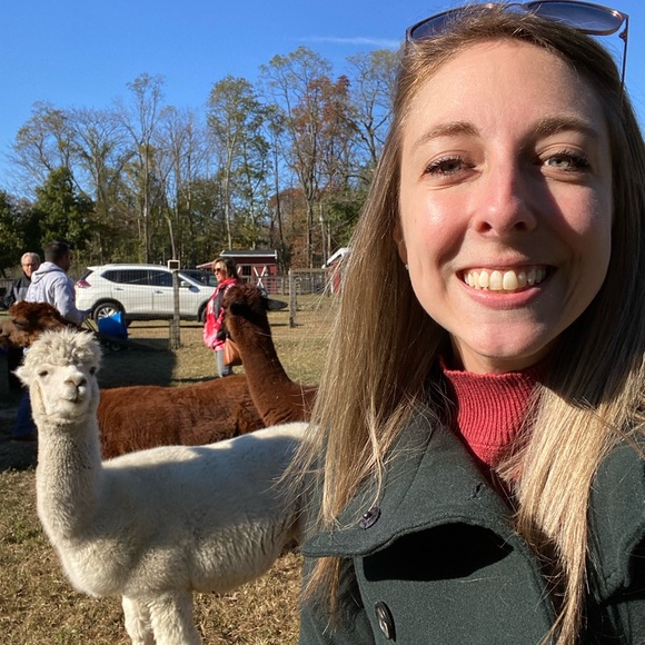 Meet your Posher, Amanda - Picture 3 of 12